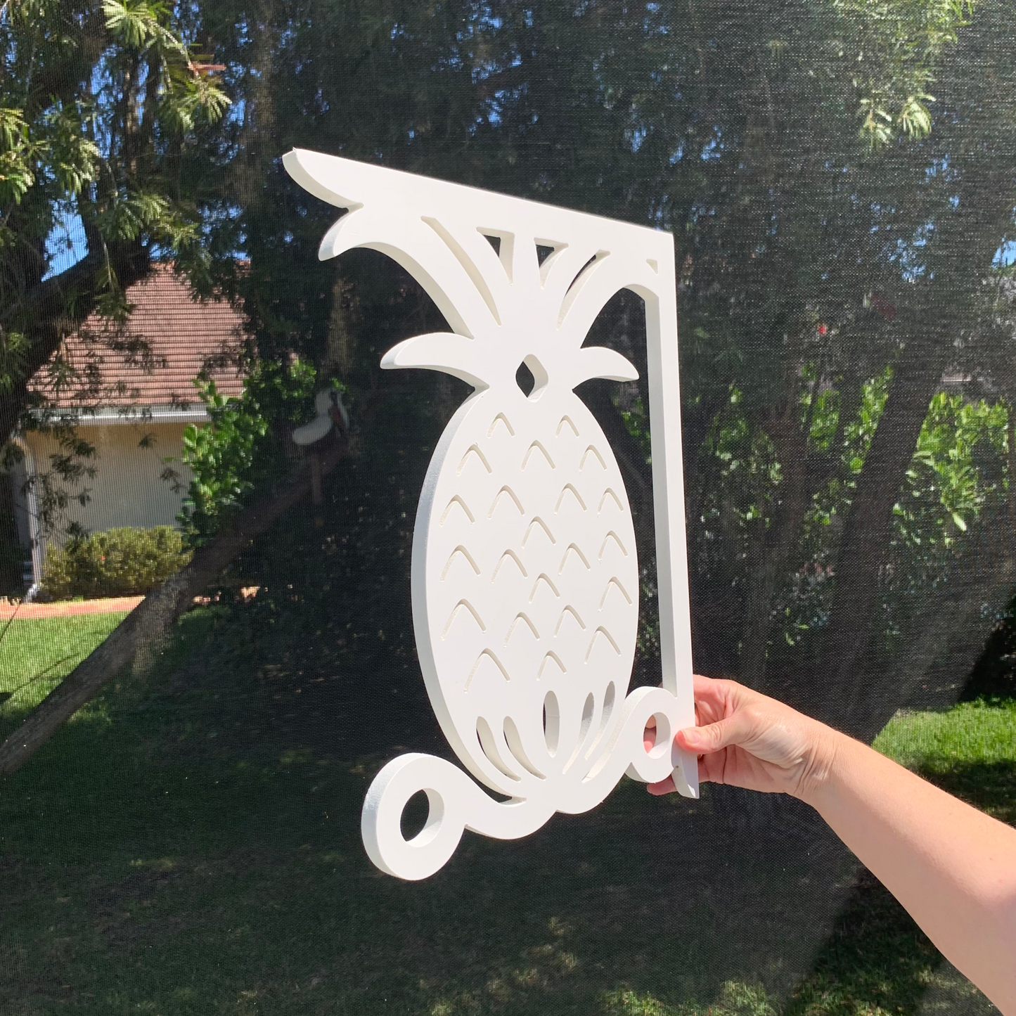 Mailbox Bracket - Pineapple - Medium 12" x 16"