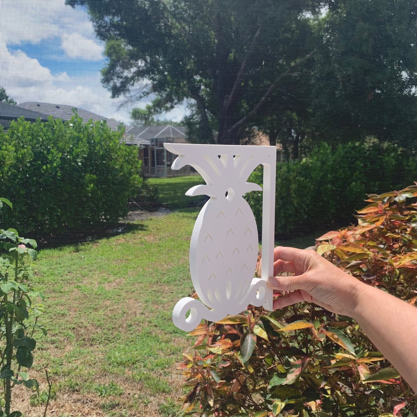 Mailbox Bracket - Pineapple - Small 7" x 9"