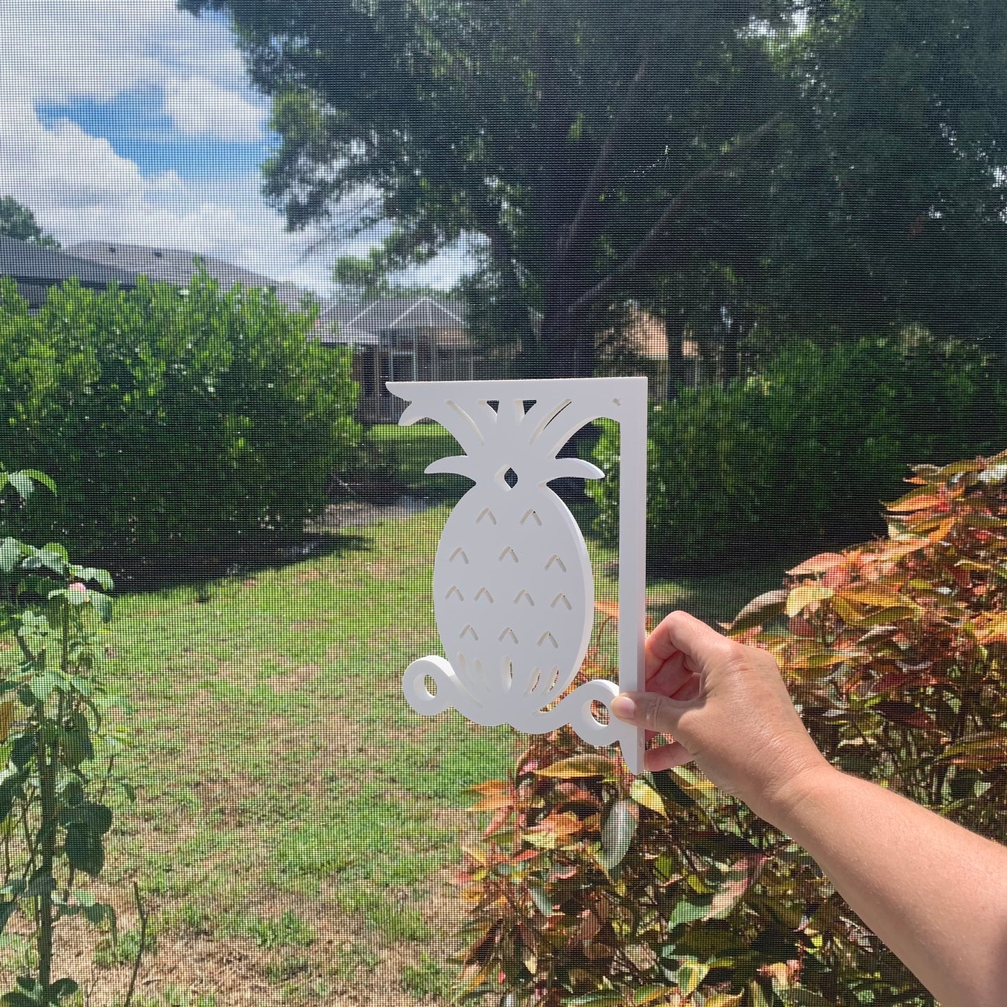 Mailbox Bracket - Pineapple - Small 7" x 9"