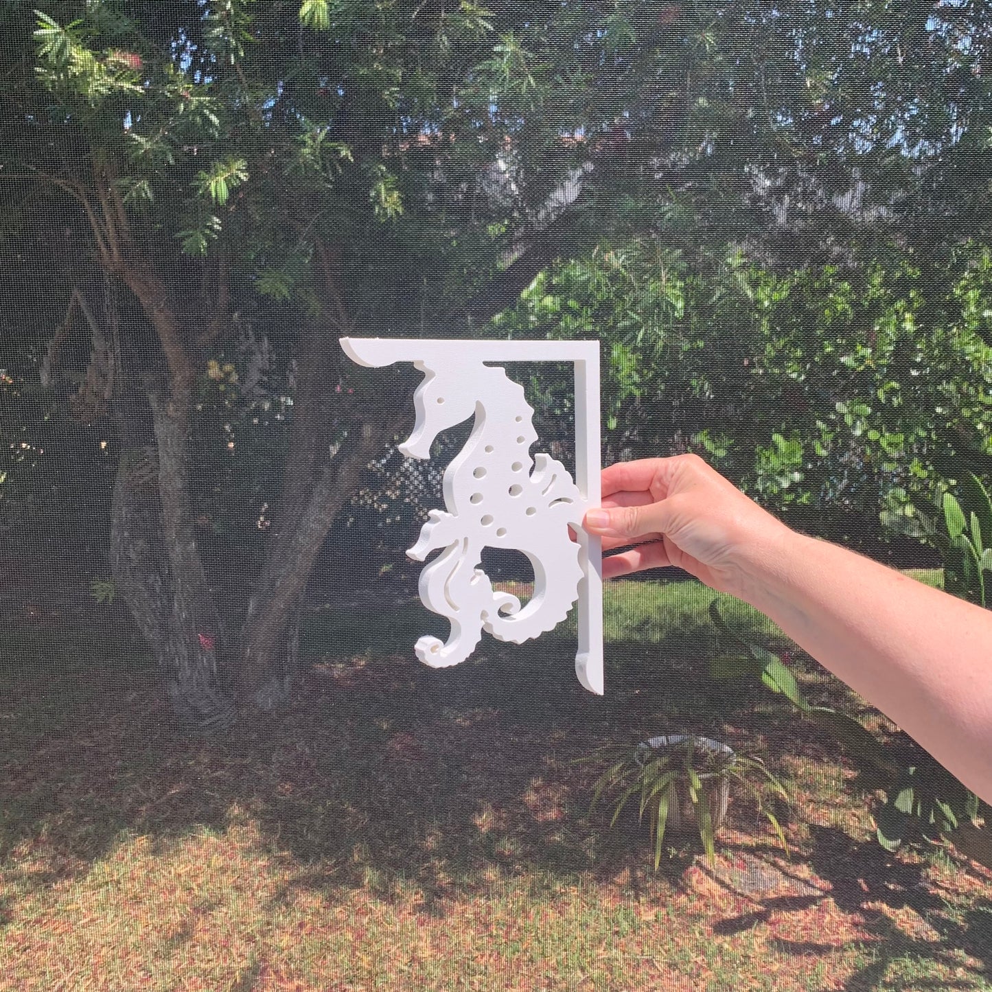 Mailbox Bracket - Seahorse with Baby - Small 7" x 9"
