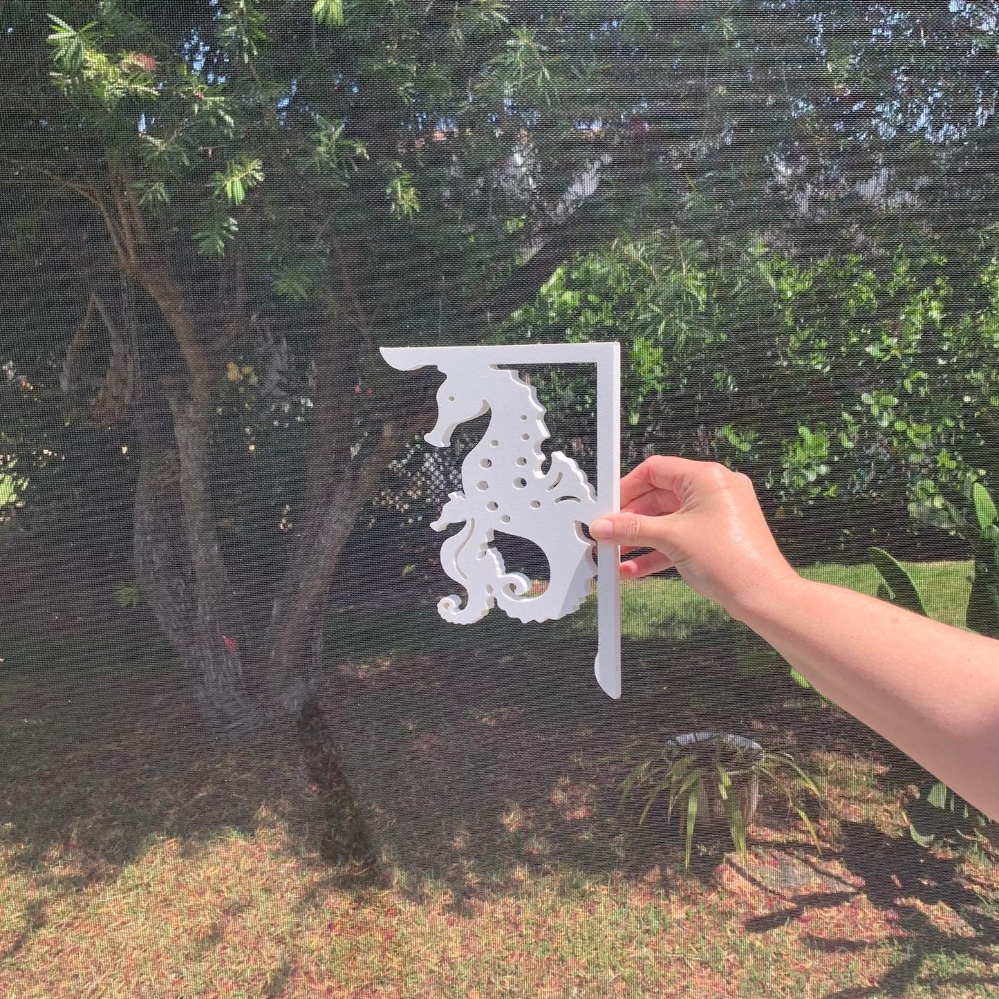 Mailbox Bracket - Seahorse with Baby - Small 7" x 9"