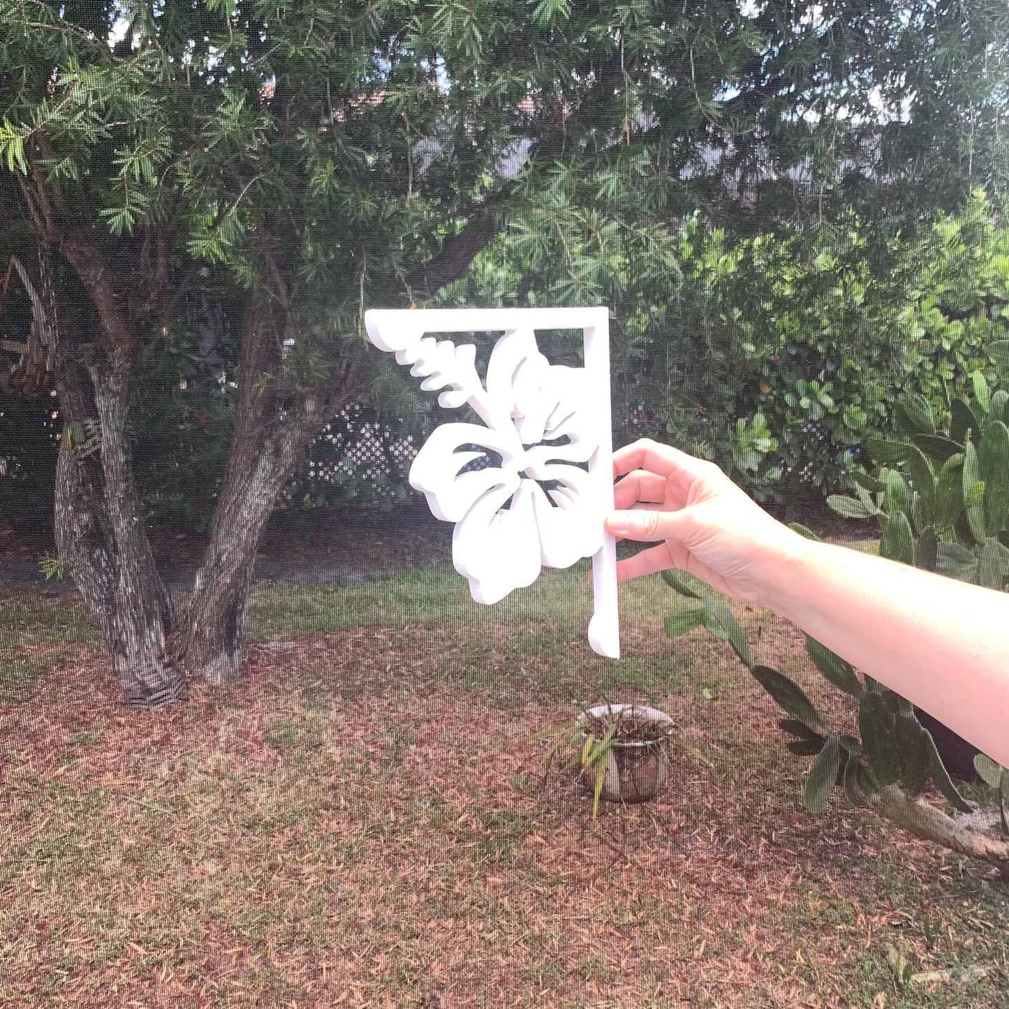 Mailbox Bracket - Hibiscus - Small 7" x 9"