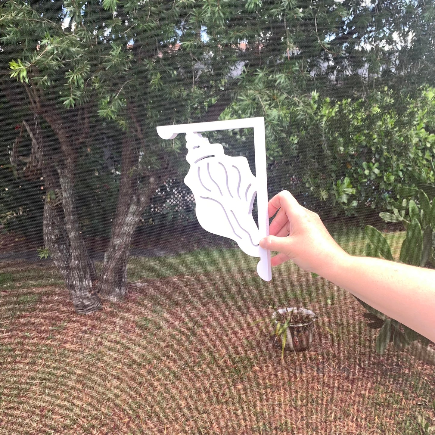 Mailbox Bracket - Conch Shell - Small 7" x 9"