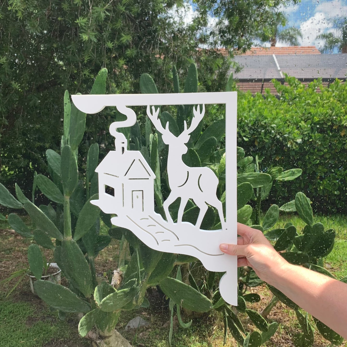 Mailbox Bracket - Deer Cabin - Medium 12" x 16"