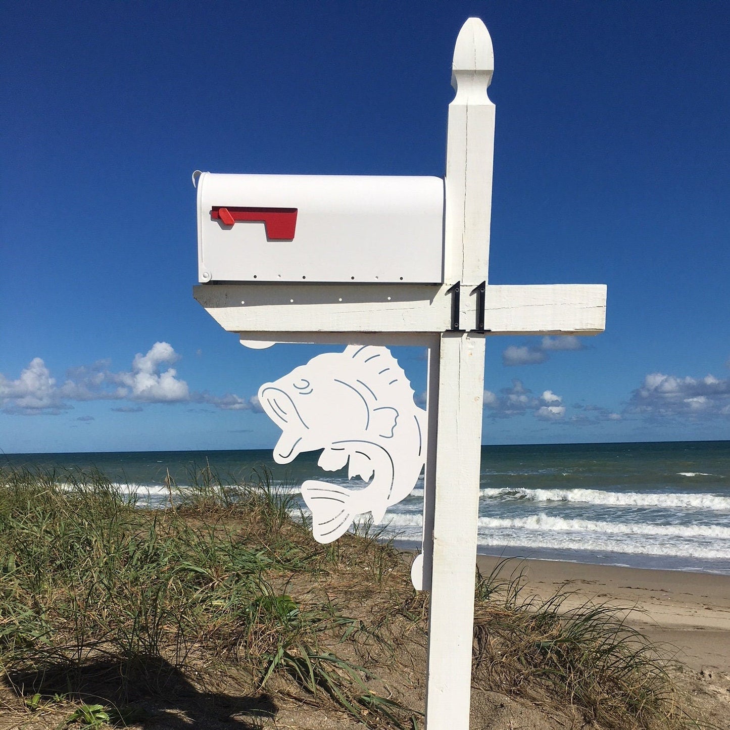 Mailbox Bracket - Largemouth Bass - Large 16" x21"