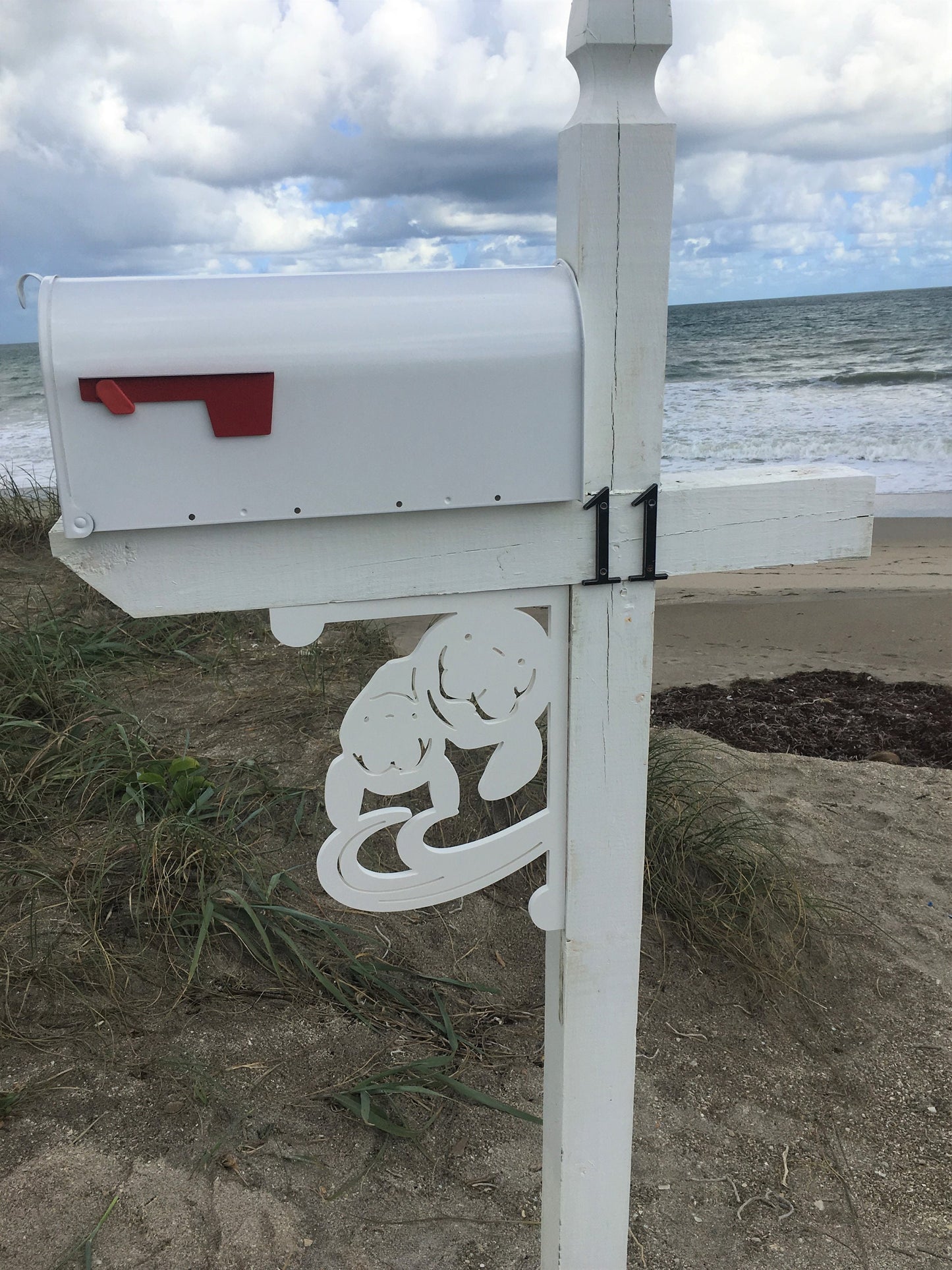 Mailbox Bracket - Manatee with Baby - Medium 12" x 16"