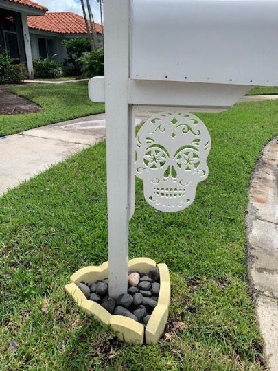 Mailbox Bracket - Candy Skull - Large 16x 21 inch