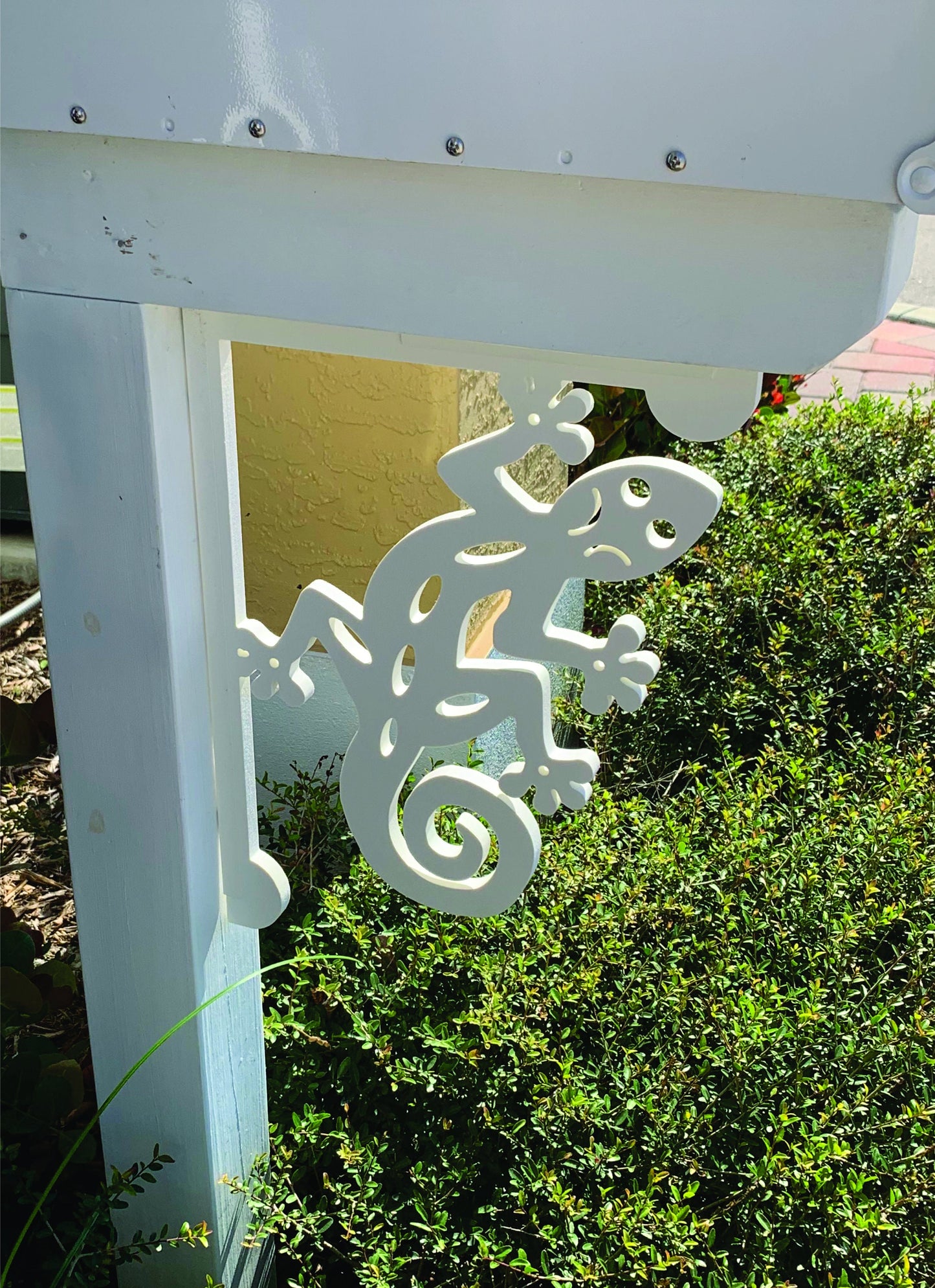 Mailbox Bracket - Gecko - Medium 12" x 16"