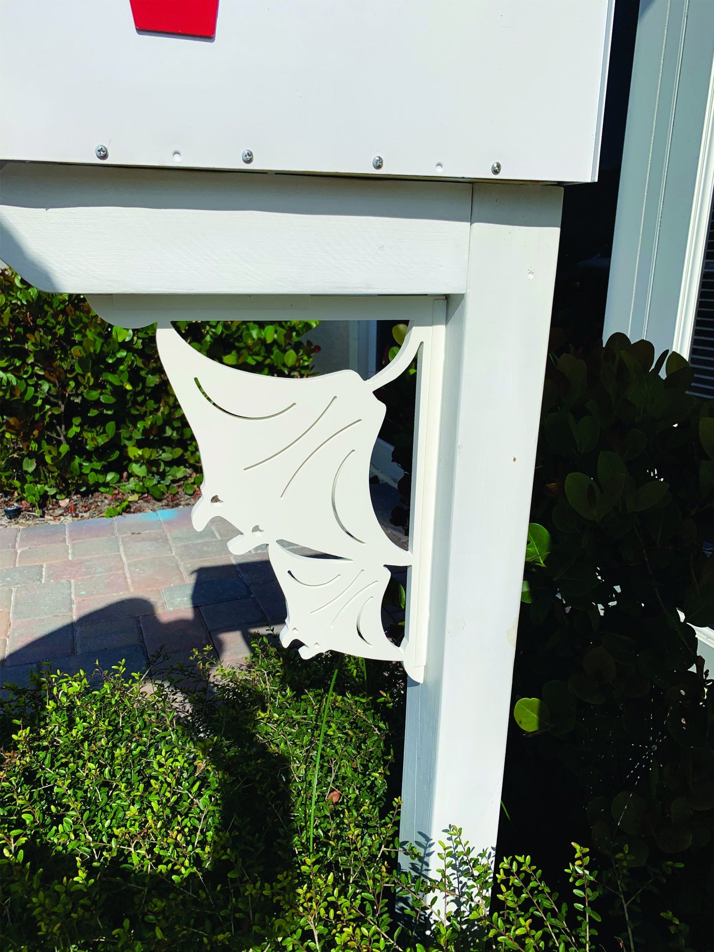 Mailbox Bracket - Stingray - Medium 12" x 16"