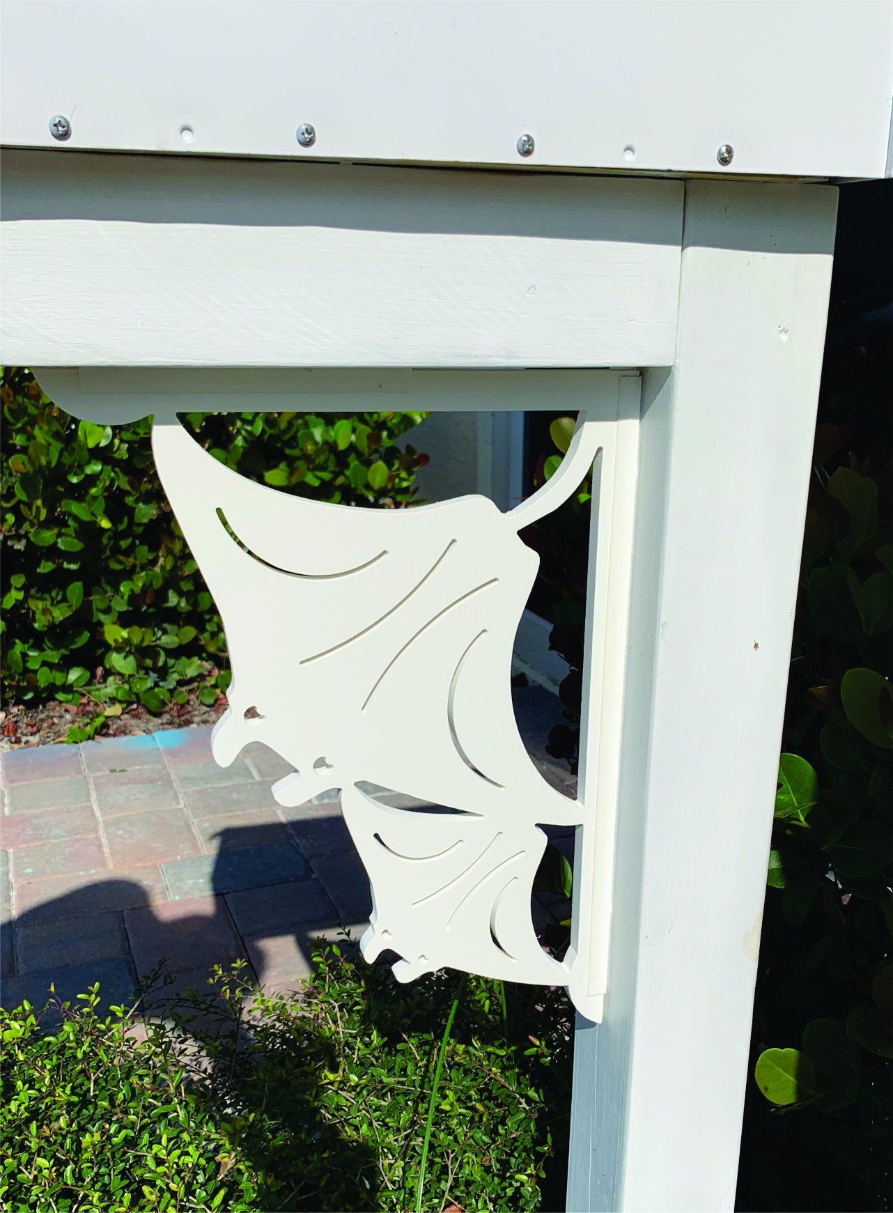 Mailbox Bracket - Stingray - Medium 12" x 16"